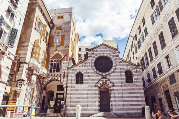 Génova Italia Junio 2018 Catedral San Lorenzo Con Personas Sentadas — Foto de Stock