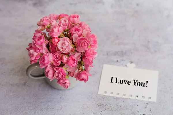 Όμορφη Ροζ Τριαντάφυλλα Μπουκέτο Αγαπώ Κάρτα Μήνυμα — Φωτογραφία Αρχείου