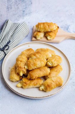 Geleneksel Bulgar Peynirli Phyllo Pastası