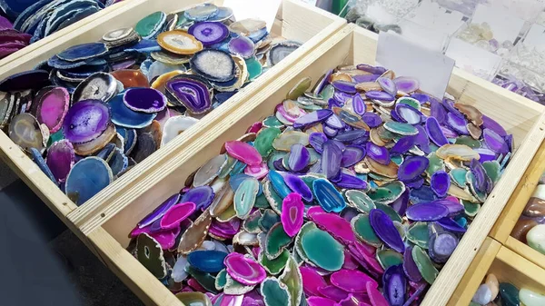 Krásný Průřez Modrého Achátu Zeleného Malachitu Fialové Achátové Krystalové Geody — Stock fotografie