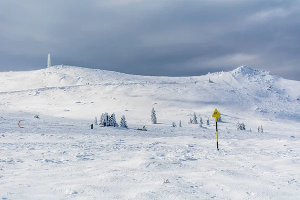 ブルガリアの美しい冬の雪の山の風景 ヴィトシャ山 — ストック写真