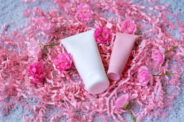Bulgar Gülü ile Pembe Yaşlanma Karşıtı Yüz Kremi Ürünleri
