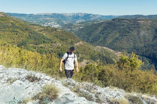 Caminhadas Jovens Montanha Verão Bov Village Balkan Mountain Iskar Gorge — Fotografia de Stock