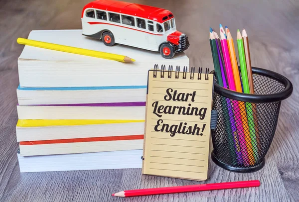 Start Learning English Language Education Koncepció Könyvekkel Ceruzákkal — Stock Fotó