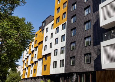 BULGARIA, SOFIA: 15 Eylül 2021 - Sofya, Bulgaristan 'daki Modern Konut Konutları Kompleksi Apartmanı 