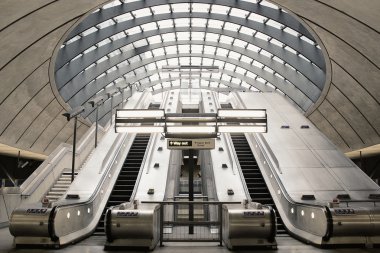 Canary wharf metro istasyonu