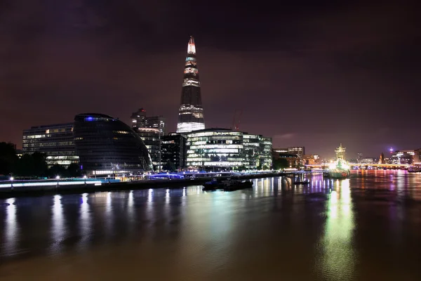 Skyline de Londres por la noche — Foto de Stock