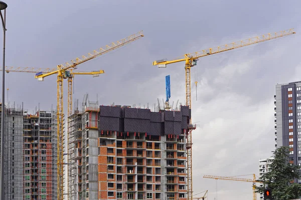 Cranes Scaffolding Forms Concrete Building Construction Site — Stock Photo, Image