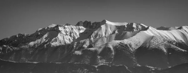 ギリシャの世界的に有名なオリンパス山の息をのむようなパノラマ — ストック写真