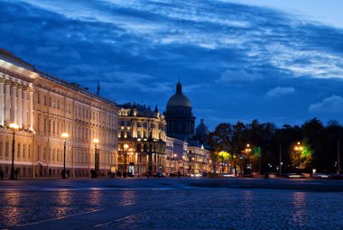 bir sankt peterburg geç akşam