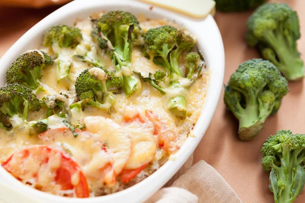 Casserole with cheese and broccoli — Stock Photo, Image