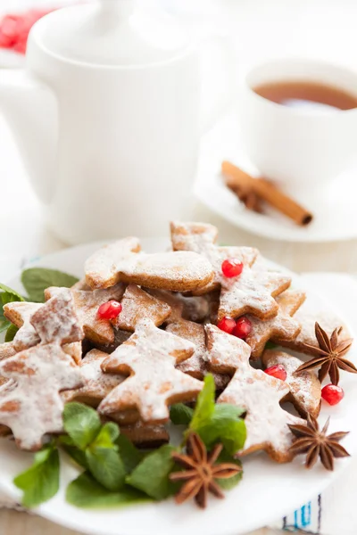 Рождественский чай с печеньем — стоковое фото