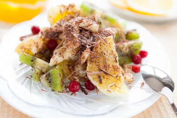 Ensalada de kiwi y naranja con chocolate — Foto de Stock