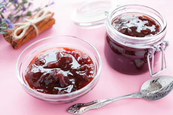 Berry jam se skořicí — Stock fotografie