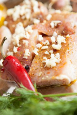 sarımsak ile marine edilmiş sığır eti dilim