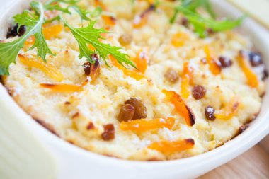süzme peynir çilek pasta Kuru Kayısı ile