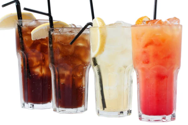 Mischung aus vier verschiedenen Cocktails — Stockfoto