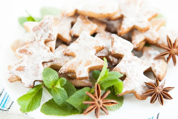 Biscotti sotto forma di alberi di Natale — Foto Stock