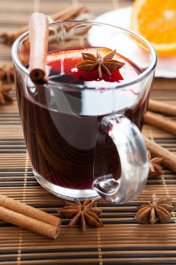 geleneksel sıcak mulled şarap