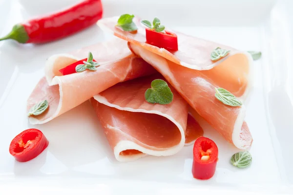 Jamón picante con pimienta y orégano — Foto de Stock