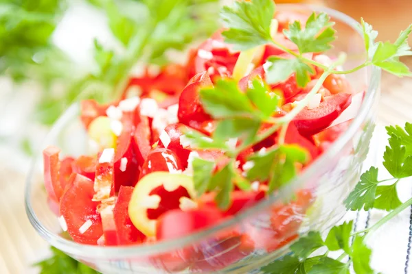 Salade met verse zoete rode paprika — Stockfoto