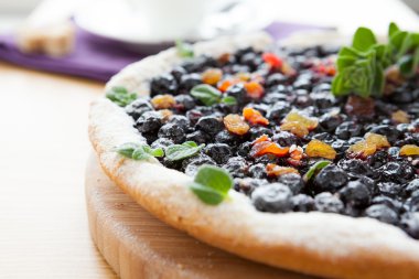 ev yapımı kek çilek ile