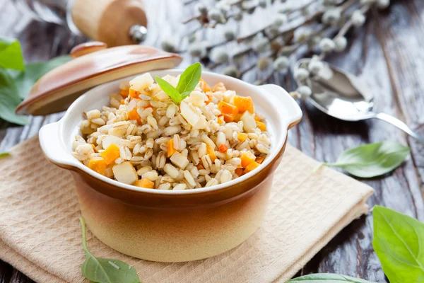 Avena preparada a partir de cebada perlada —  Fotos de Stock