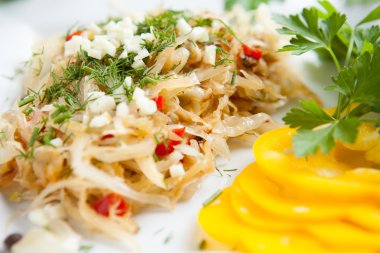 lahana ve tatlı biber çanak