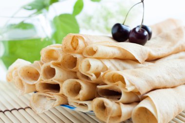 ince krepler oluşan yığın