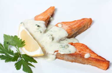 dilim kızarmış kırmızı balık