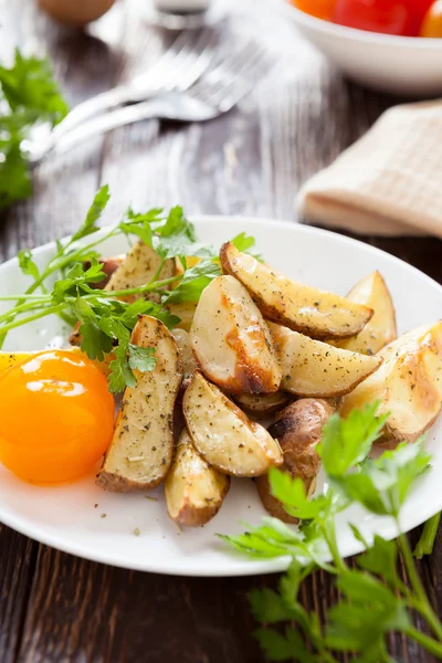 Cartofi coapte cu usturoi — Fotografie, imagine de stoc
