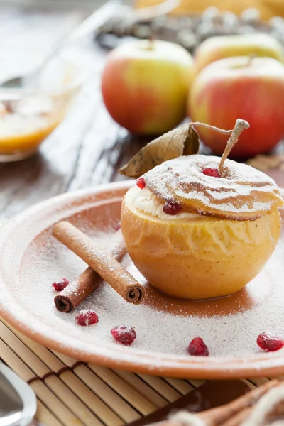 Flavored apple baked with cottage cheese — Stock Photo, Image