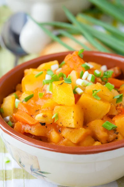 Potato stew with carrots and tomatoes — Stock Photo, Image
