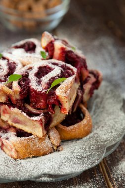 Mouthwatering ve kahrolası vişneli pasta