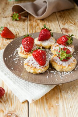 Lor krep olgun çilek ile