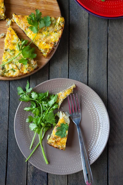 Frittata met eieren en aardappelen, bovenaanzicht — Stockfoto