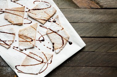 çikolata soslu kurabiye kurabiye