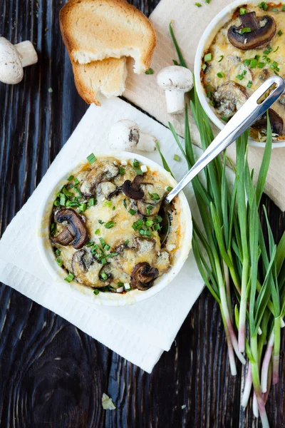 Side dish of mushrooms in a baking dish — Stock Photo, Image