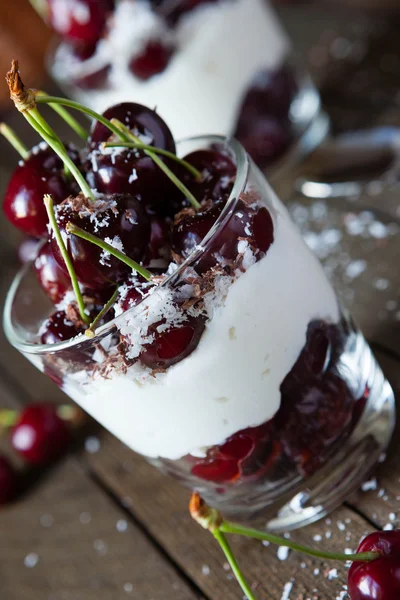 Ripe cherry in dairy desserts — Stock Photo, Image