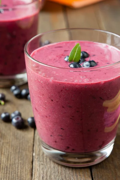 Summer blueberry smoothie in a glass — Stock Photo, Image