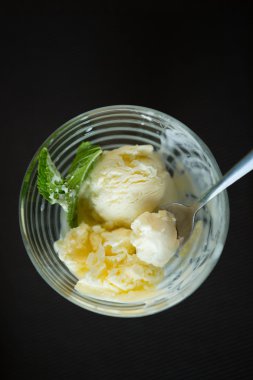 yarı erimiş dondurma