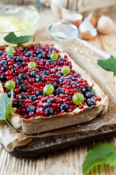 Renkli berry pie — Stok fotoğraf