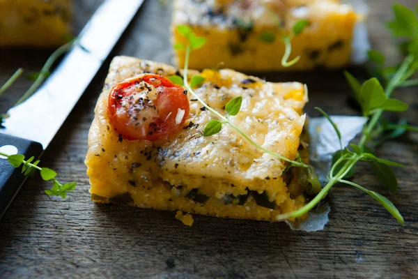 Domates ve peynirle polenta — Stok fotoğraf