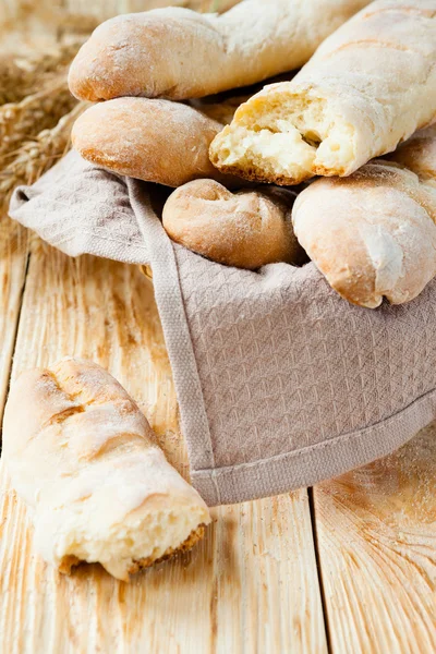 Домашний французский хлеб — стоковое фото
