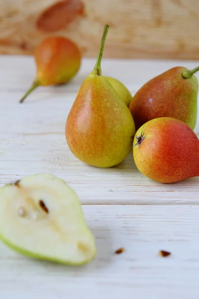 Ripe and juicy pear on the table — Stock Photo, Image