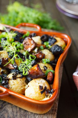 fırında patates mantar ile