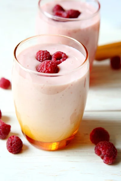 Raspberry smoothie in a glass — Stock Photo, Image