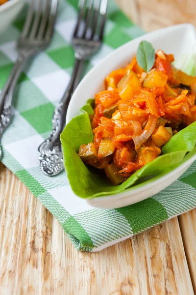 Vegetable ragout in a white bowl — Stock Photo, Image