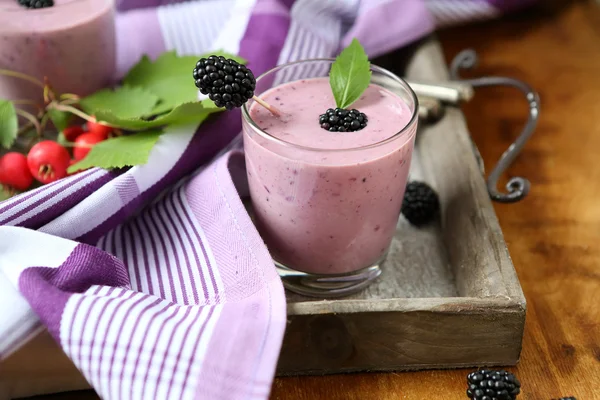 Smoothies of juicy blackberry garden — Stock Photo, Image