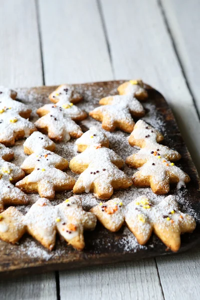 Weihnachtsplätzchen unter Puderzucker — Stockfoto